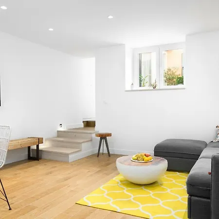 Didi Apartment Split